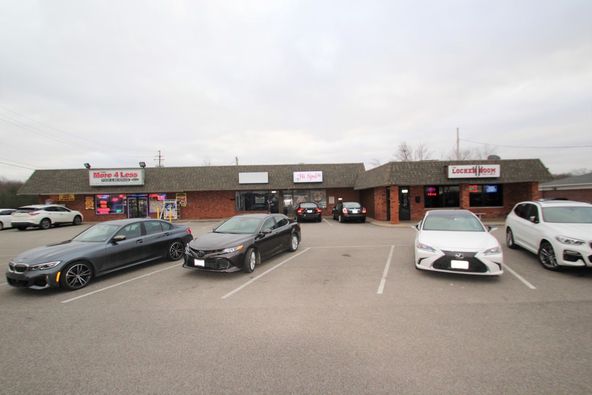 1001-1003 W Royalton Rd, Broadview Heights, OH 44147